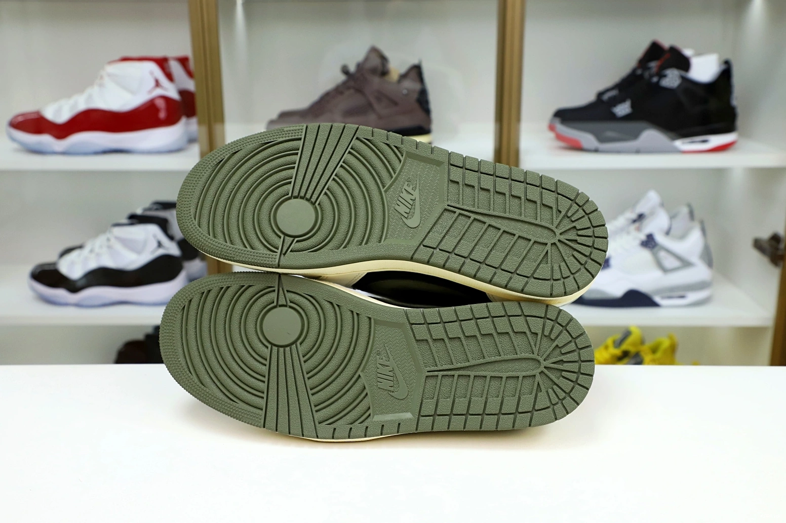 TRAVIS NIKE 1 OG AIR JORDAN “Olive” SCOTT X LOW 0113